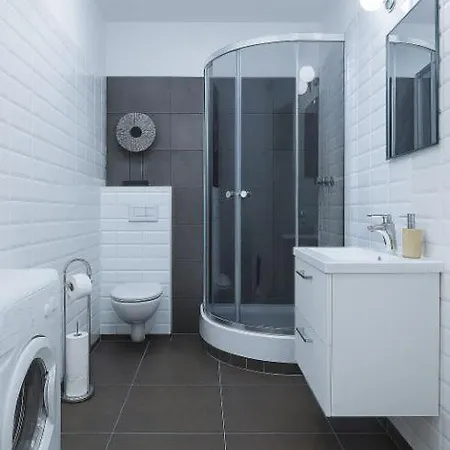 Tk Dabrowskiego アパート